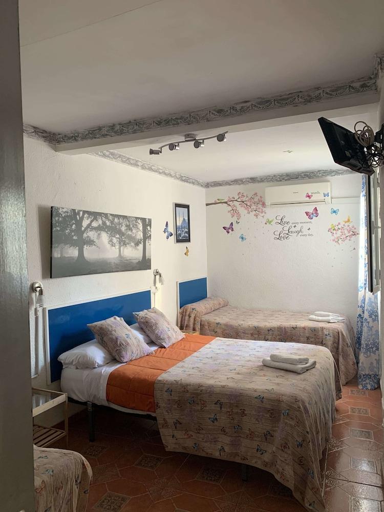 Pension Giraldilla Seville Luaran gambar
