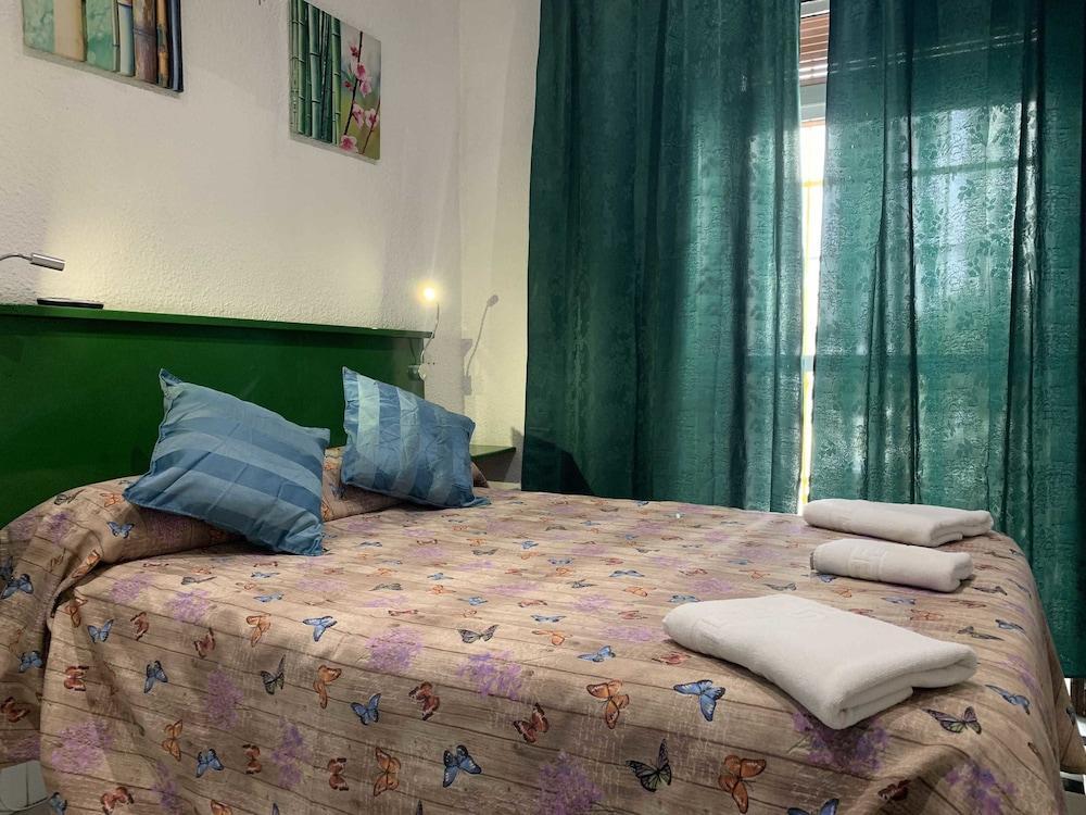 Pension Giraldilla Seville Luaran gambar